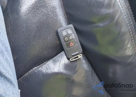 2011 Volvo Xc60 3.2 z USA, uszkodzony, nr VIN YV4940DZ1B2189556